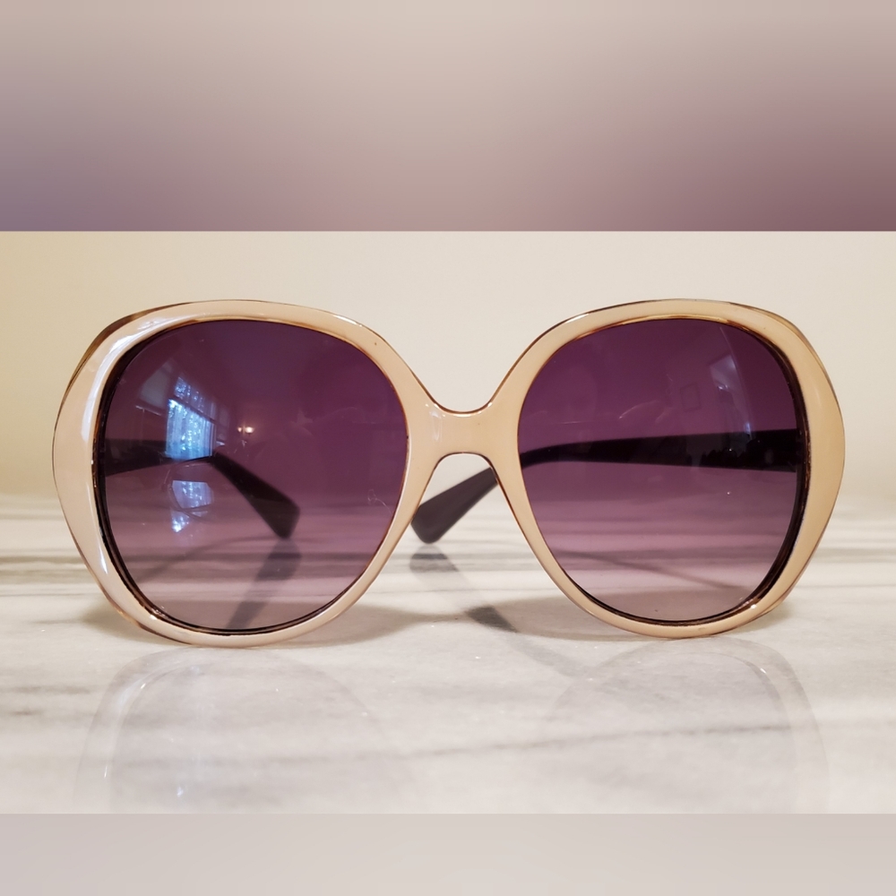 Tan oversized sunglasses